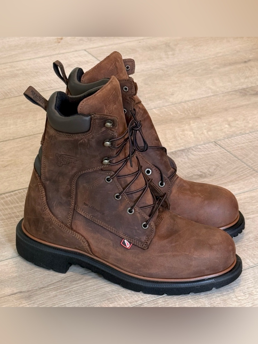 RED WING 4200 DYNAFORCE 8-INCH WATERPROOF SAFETY STEEL TOE WORK BOOTS 11 EE E2